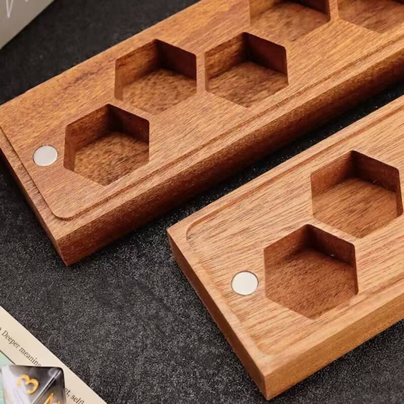 Magnetic walnut wood DND dice wooden box
