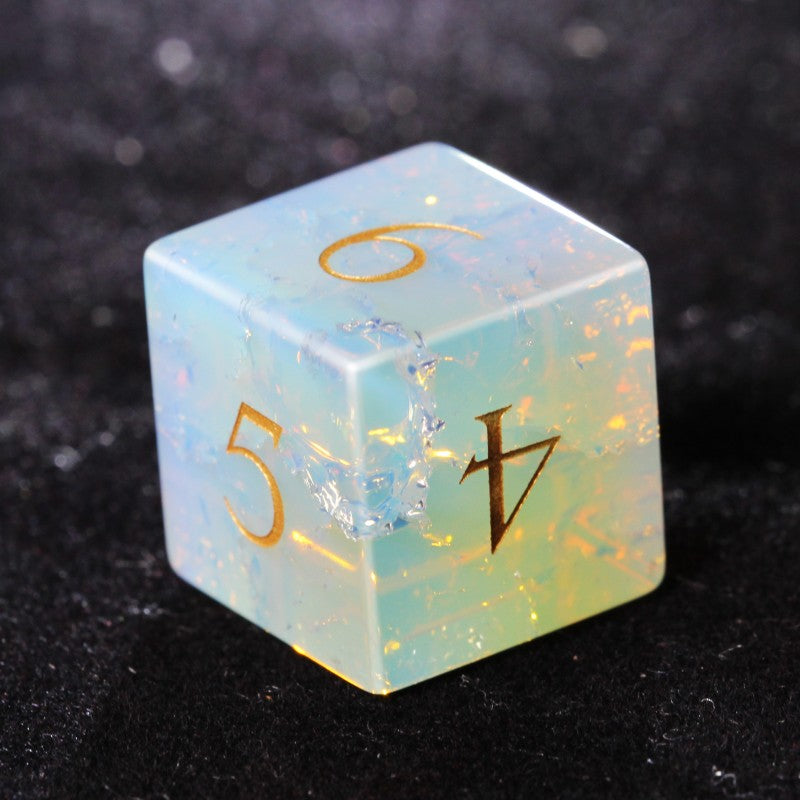 Explosive quartz dice D6